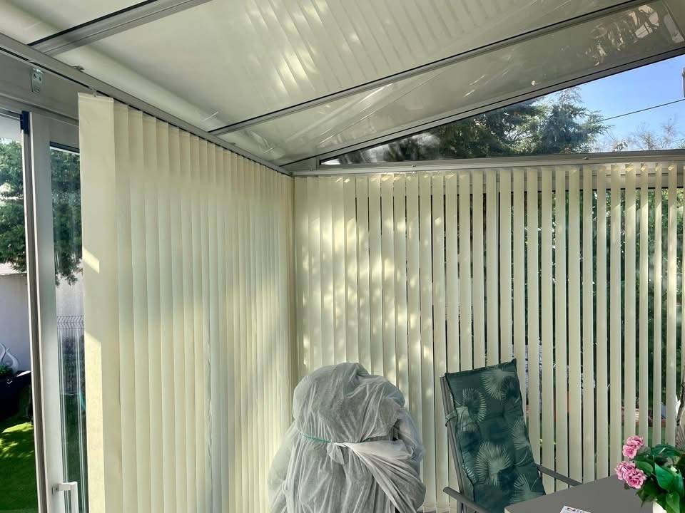 Pose de stores à bandes verticales à Carry le Rouet