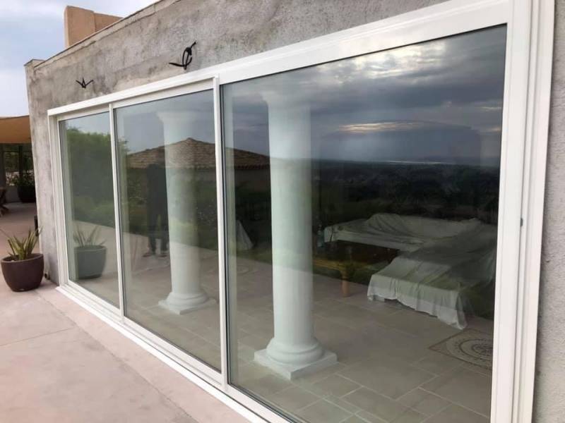 Fourniture d'une baie vitrée aluminium à Ensuès la Redonne