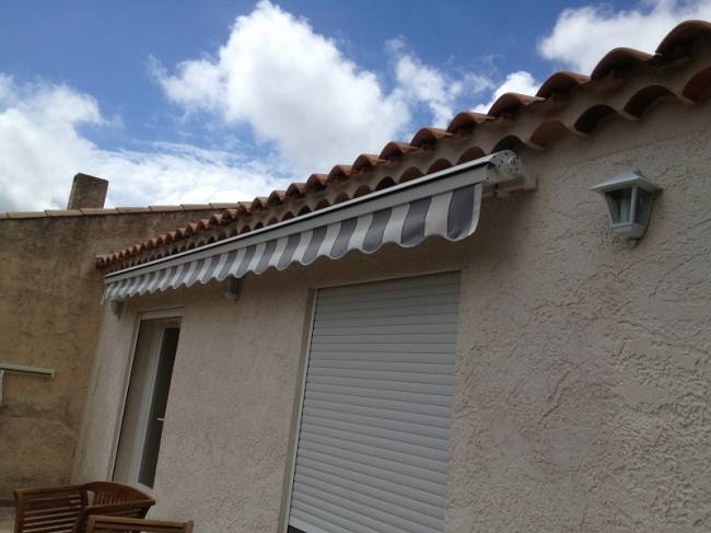 Store aluminium laque Ensues la Redonne