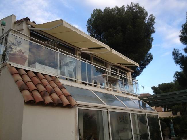 Store a bras Carry le Rouet