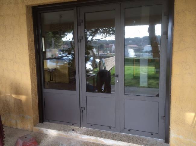 Réalisation  d'  un  ensemble  d'entrée  à  Martigues