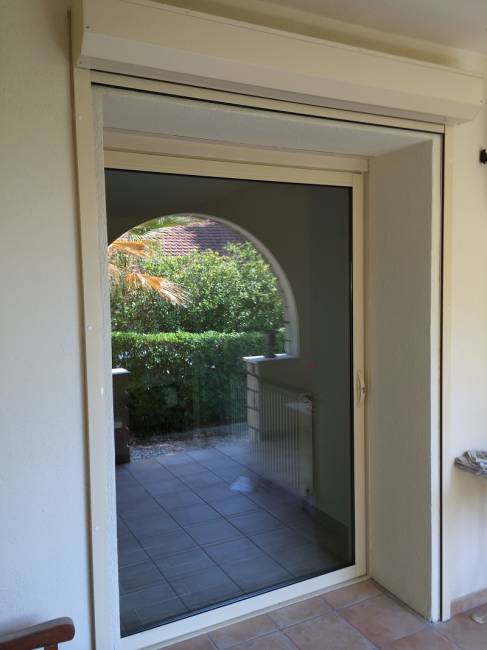 Fenêtres aluminium beige Carry le Rouet