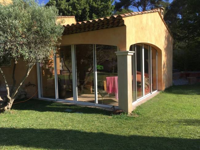 Pose de baies vitrées aluminium à Martigues