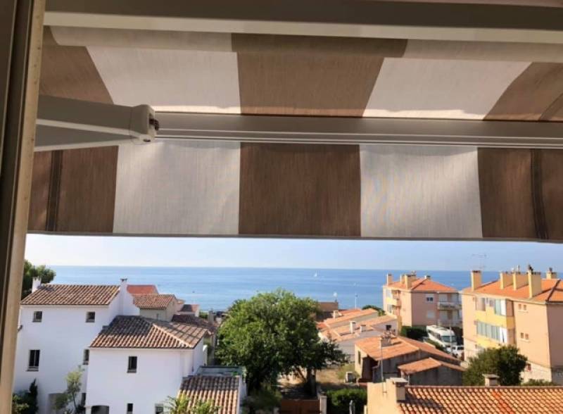Fourniture et pose de store à Sausset les Pins