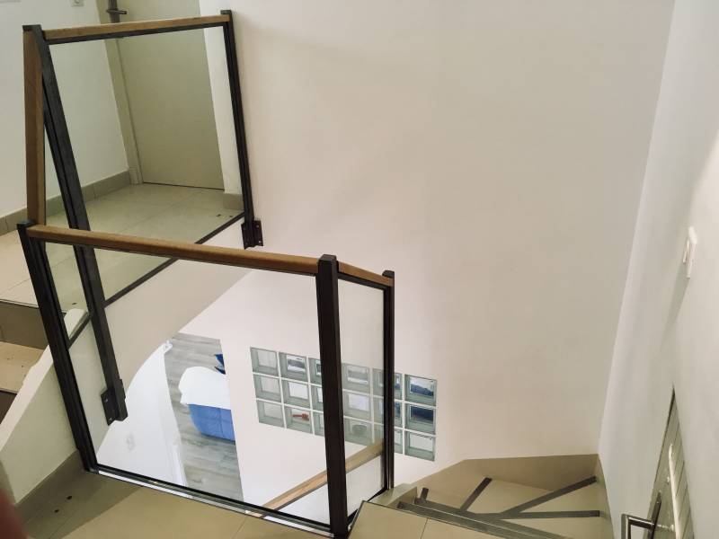 Réalisation de garde corps vitré à Ensuès la Redonne