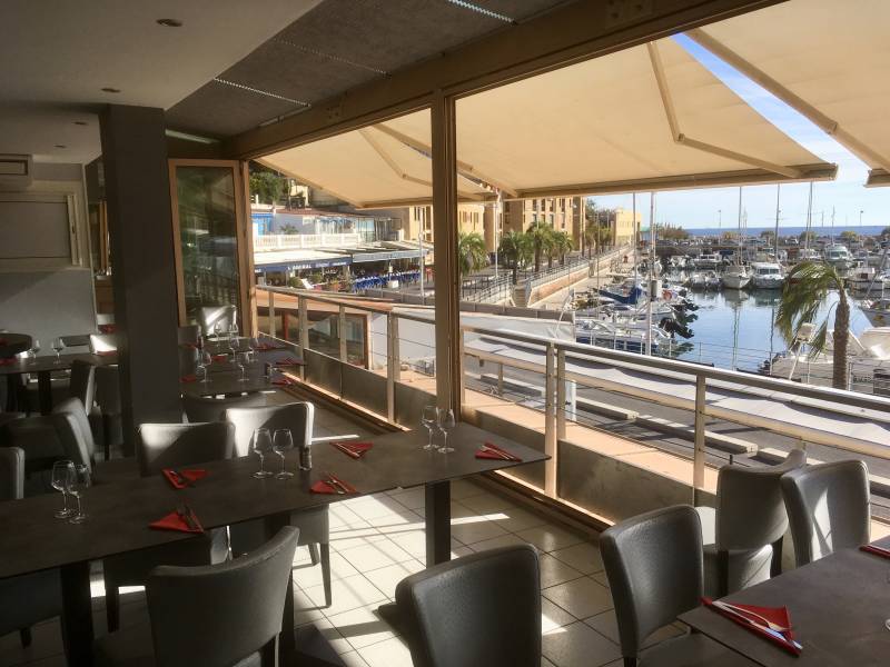 Fourniture de stores de sre à Carry le Rouet