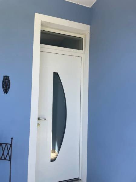 Fourniture et pose d'une porte en aluminium sur mesure marque Euradif