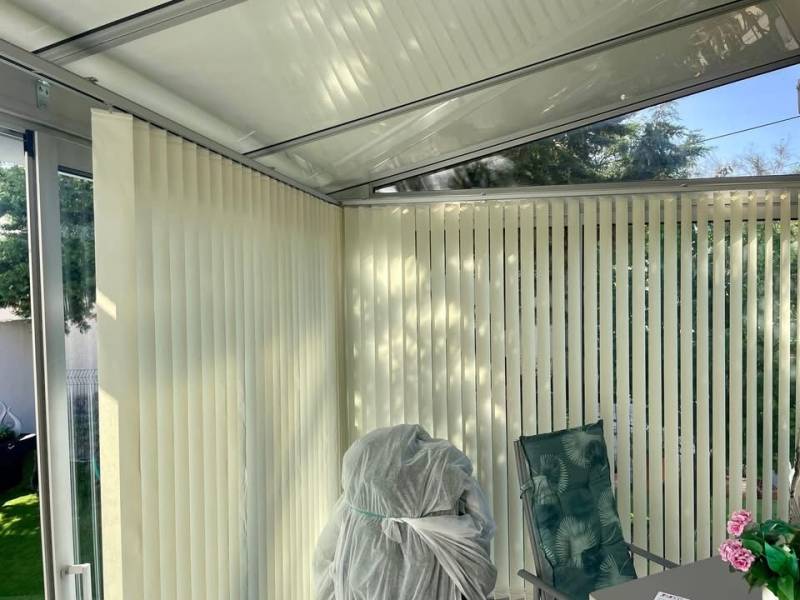 Pose de stores à bandes verticales à Carry le Rouet