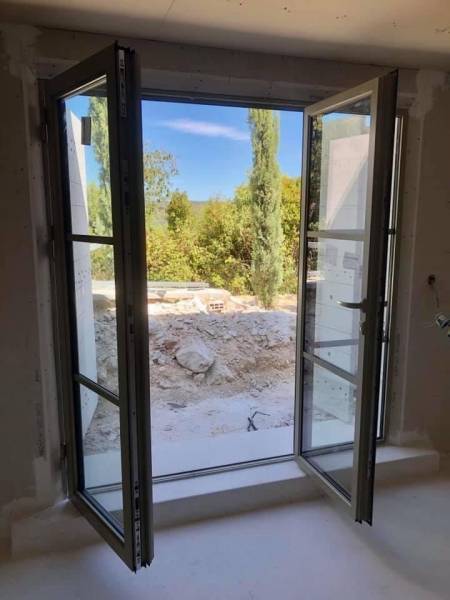 Installation de menuiseries Steel look Aliplast Aix en Provence