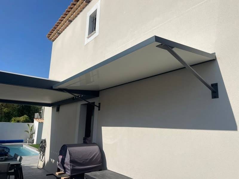 Fourniture et pose d'une toiture sur mesure en aluminium dans les Bouches du Rhône