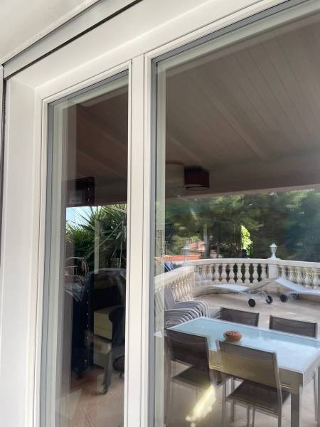 Pose de fenêtres sur mesure en aluminium à Martigues