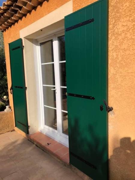 Pose de volets en aluminium isolé à Martigues